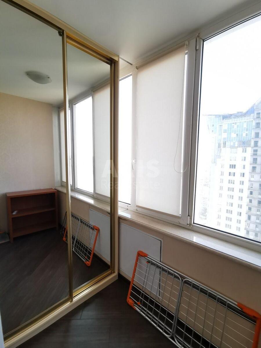 1k apartment nab. Dniprovs'ka 1611833