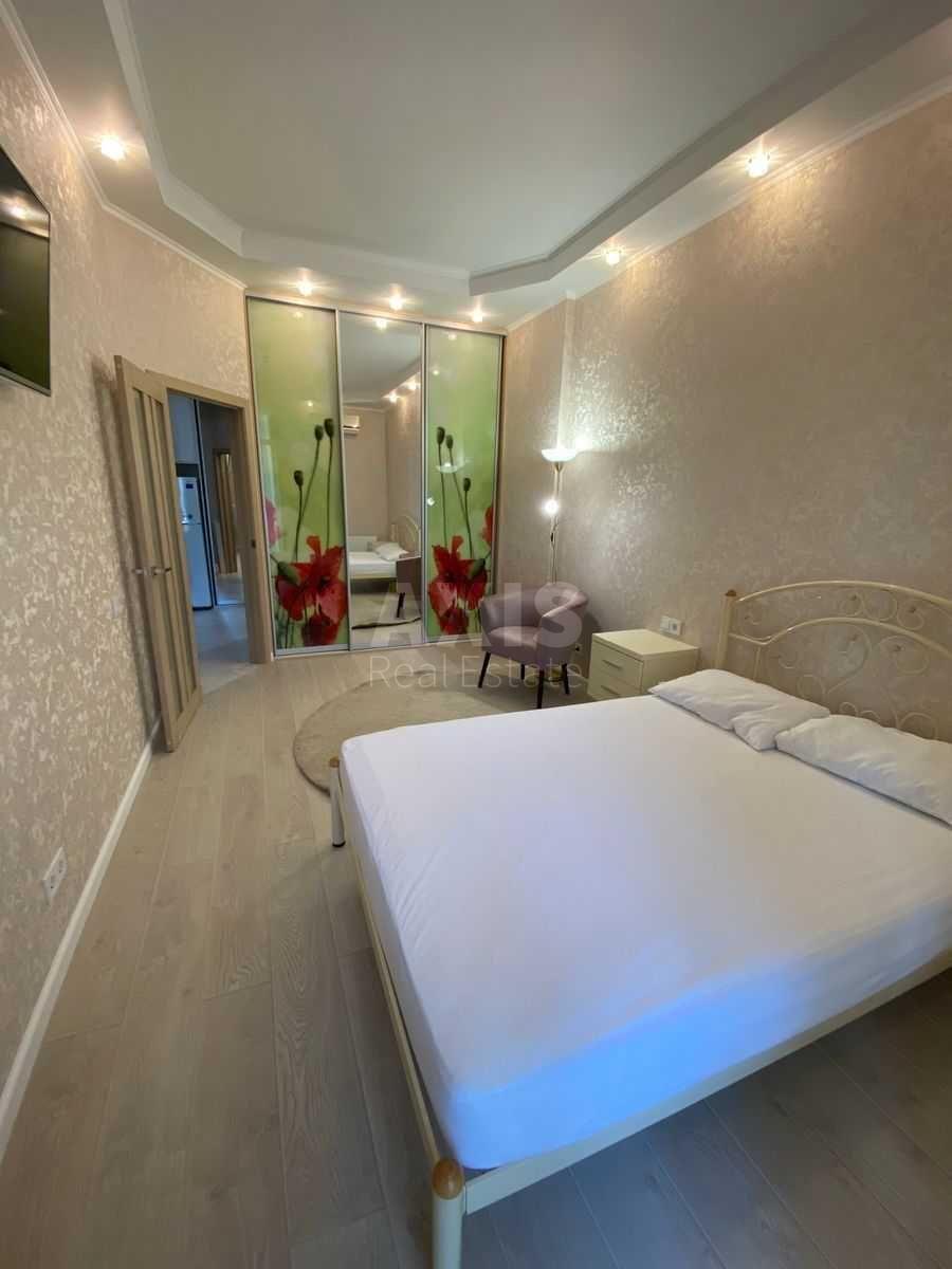 1k apartment vul. Zhyljans'ka 1187