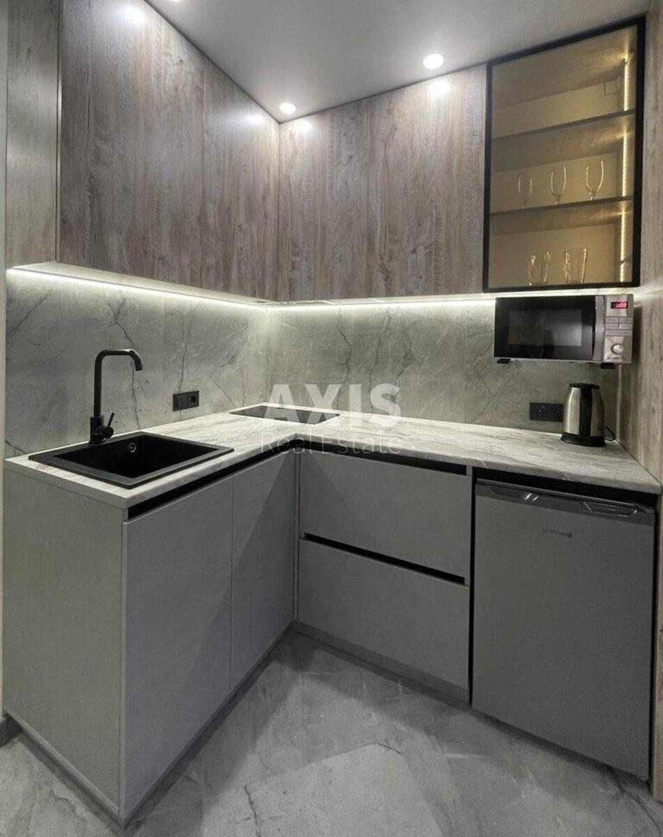 1k apartment vul. Bulahovs'kogo Akademika 1Б