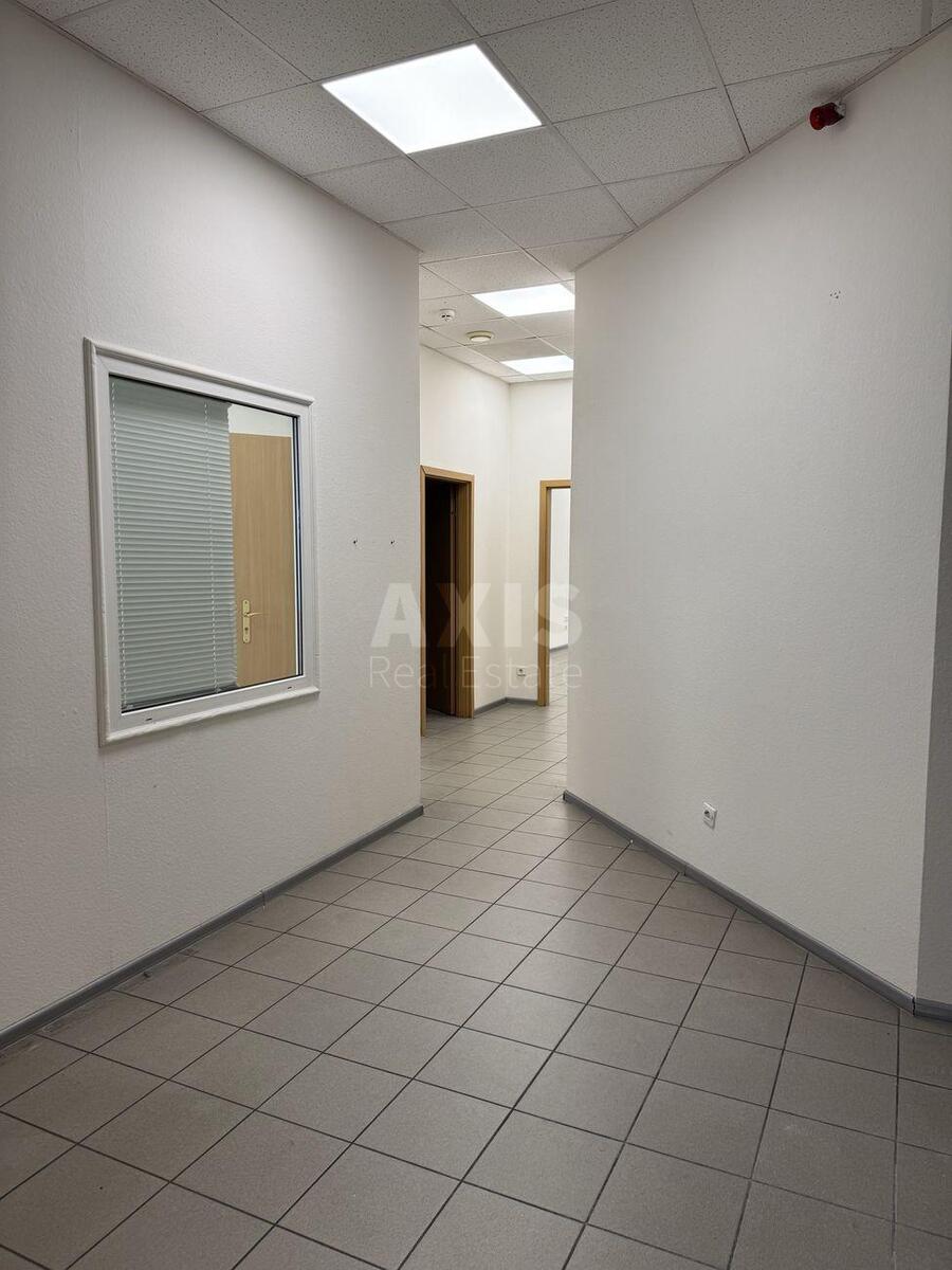 Trade object vul. Velyka Vasyl'kivs'ka 72, 39m2