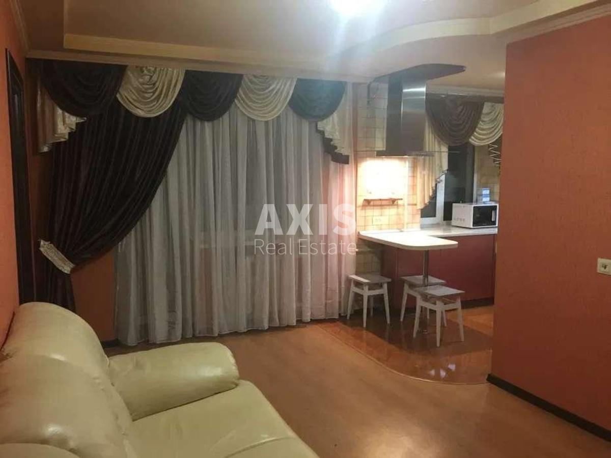 3k apartment vul. Vyborz'ka 80