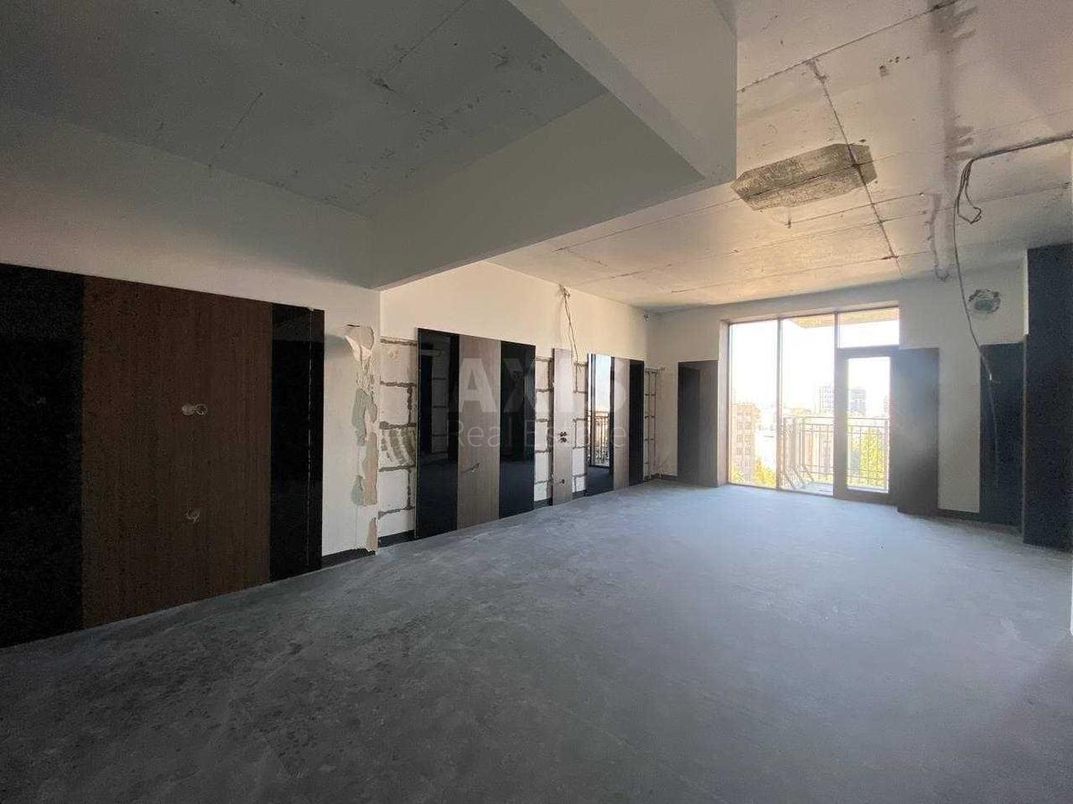 4k apartment vul. Bul'varno-Kudrjavs'ka 215