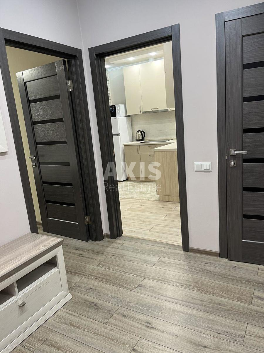 1k apartment vul. Sverstjuka Jevgena 44