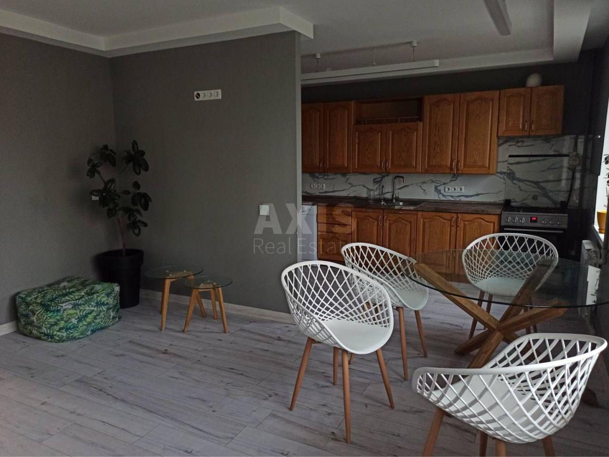 4k apartment vul. Revuc'kogo 13