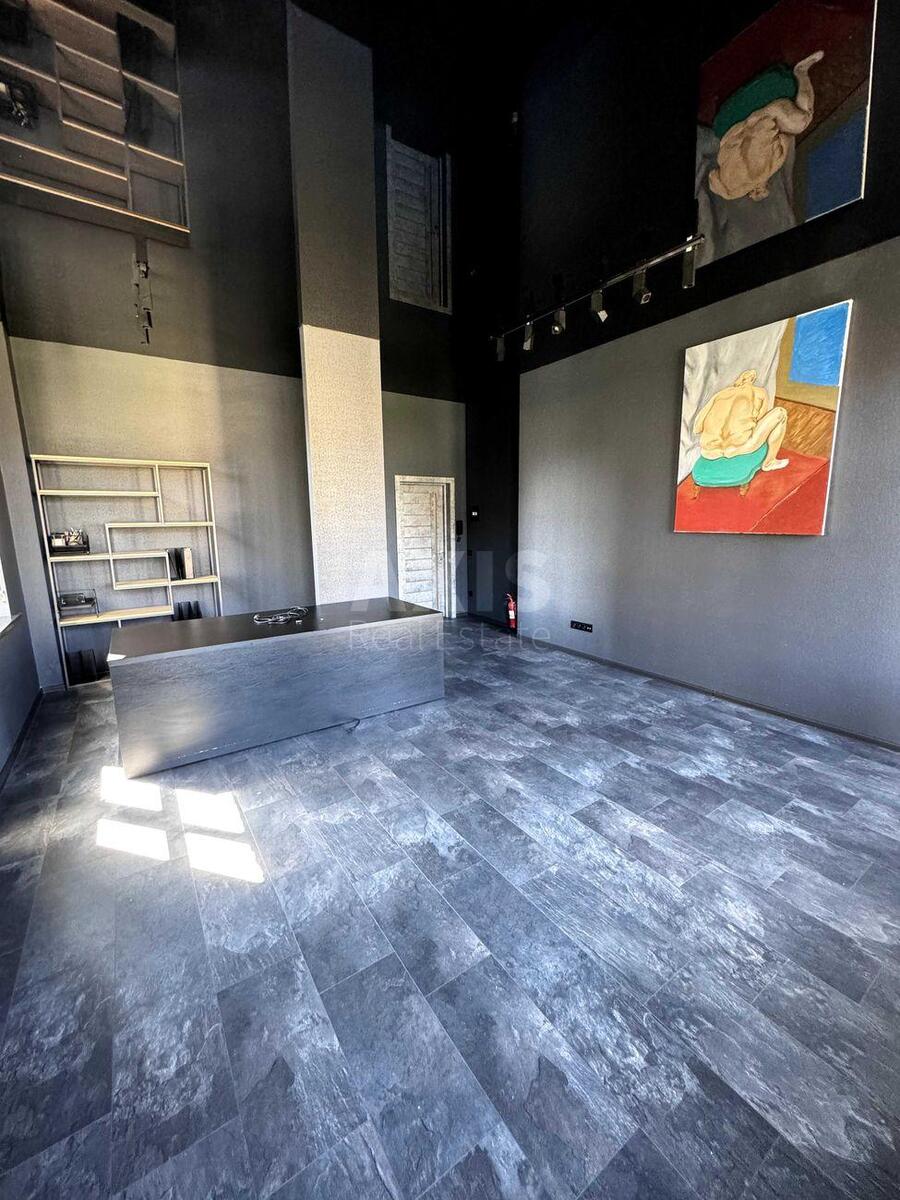 Office vul. Turgenjevs'ka 82, 280m21