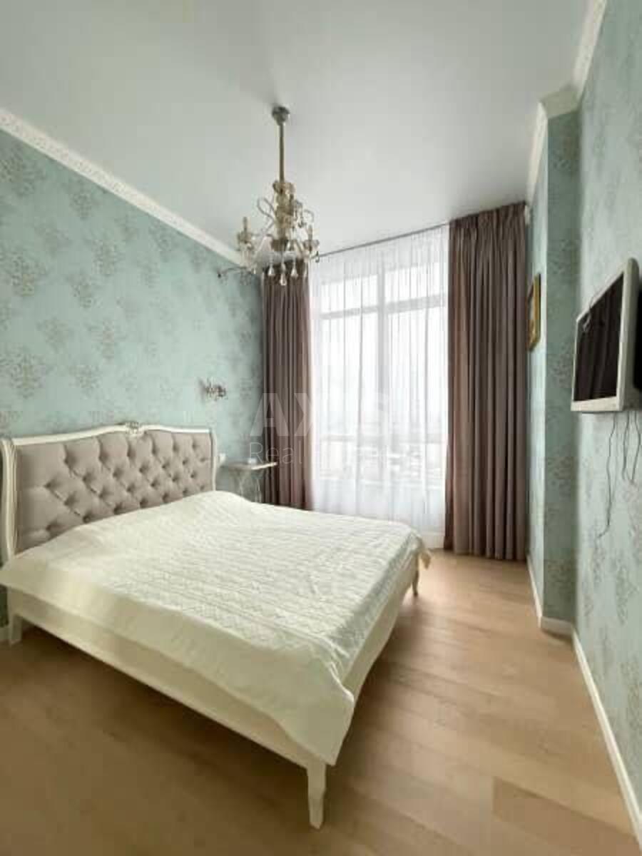 2k apartment vul. Universytets'ka 23599700