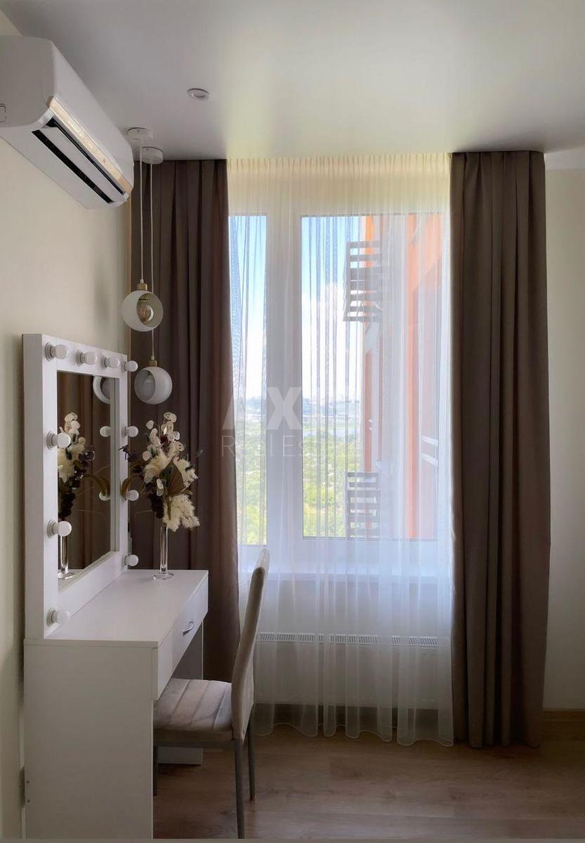 1k apartment nab. Dniprovs'ka 185