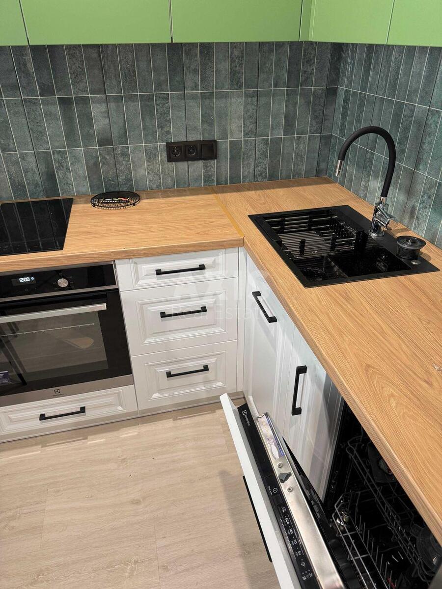 1k apartment vul. Bul'varno-Kudrjavs'ka 17