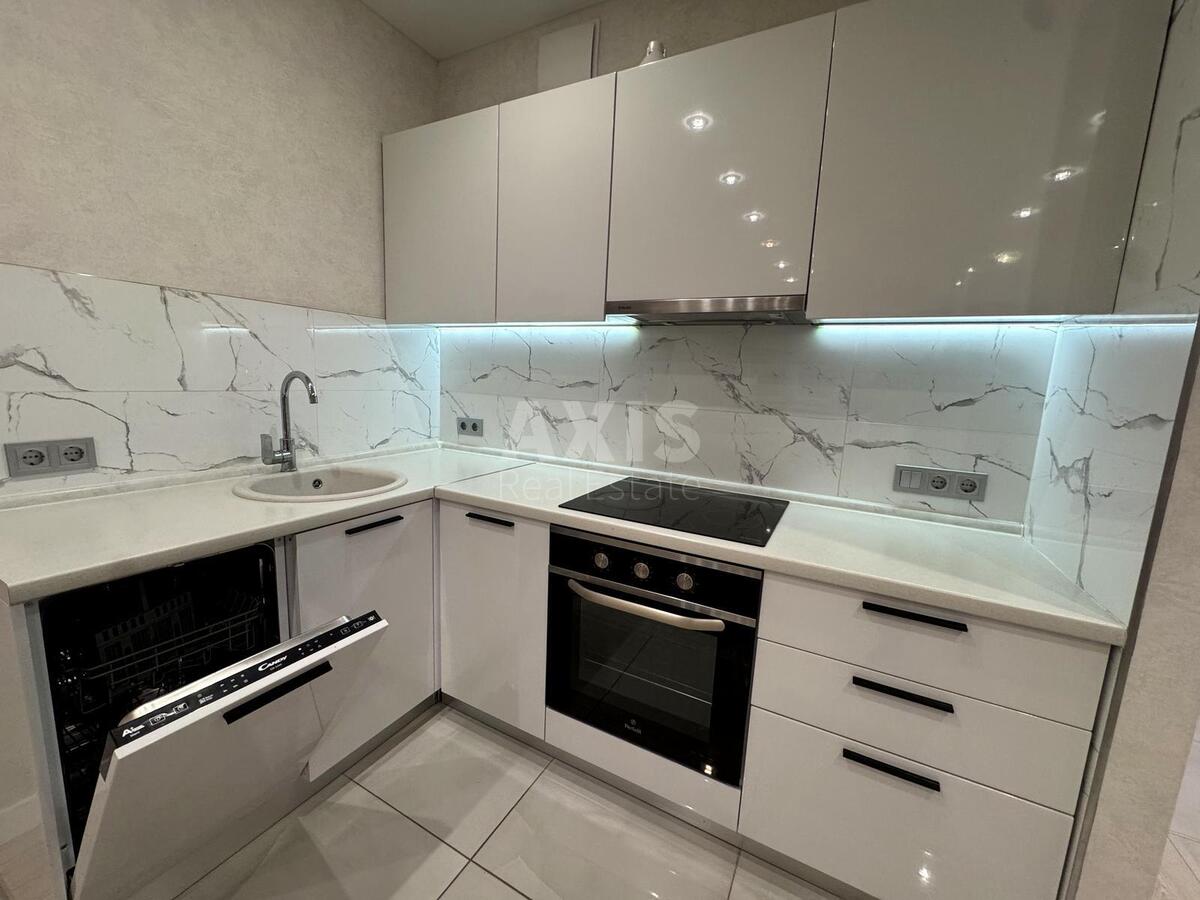 1k apartment vul. Rostyslavska 5Б61518