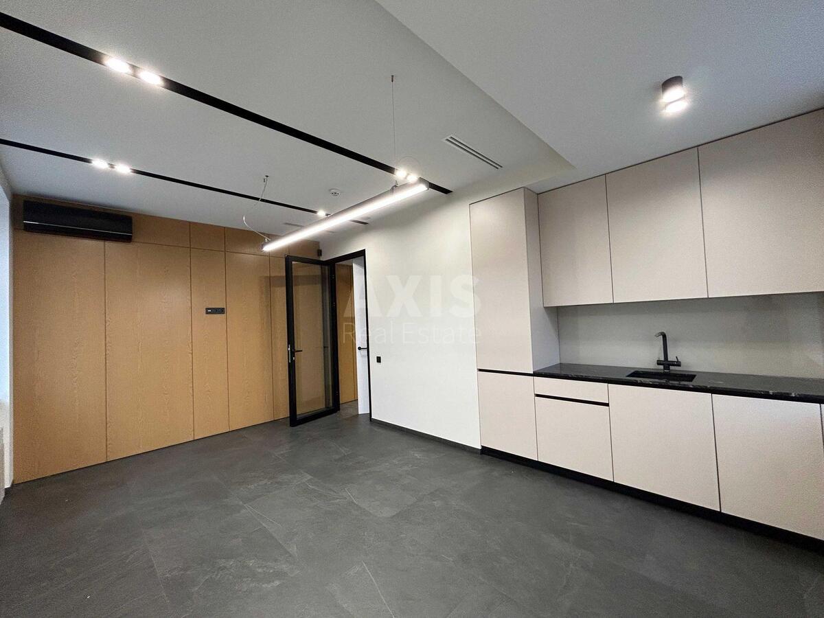 Office prov. Kutuzova 3, 230m26