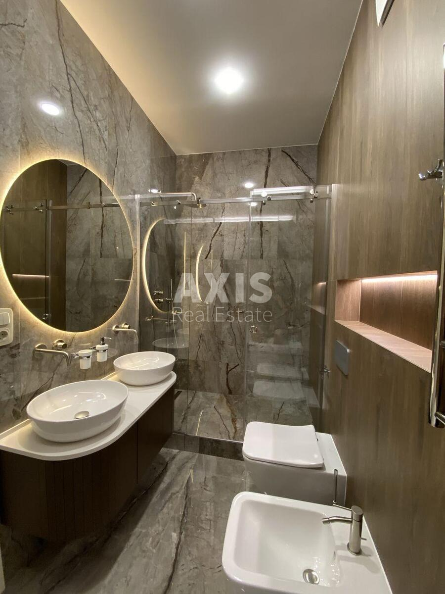 4k apartment vul. Strutyns'kogo Sergija 28