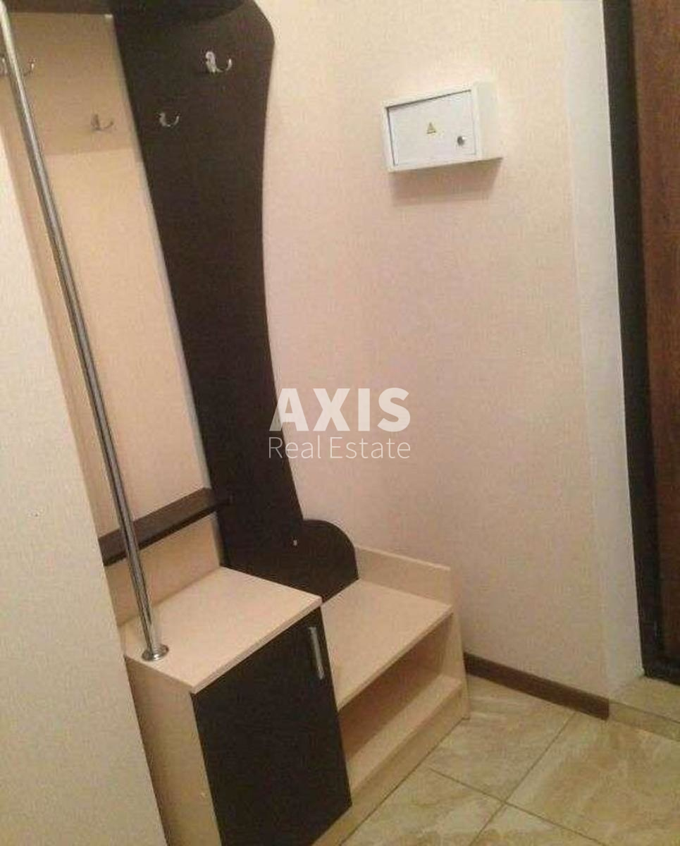 1k apartment vul. Nagirna 18/160