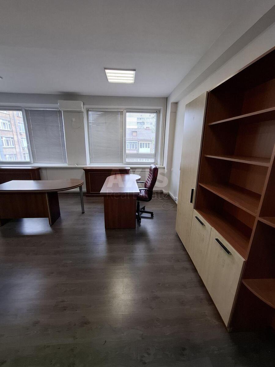 Office bul. Druzhby Narodiv 38, 103m2