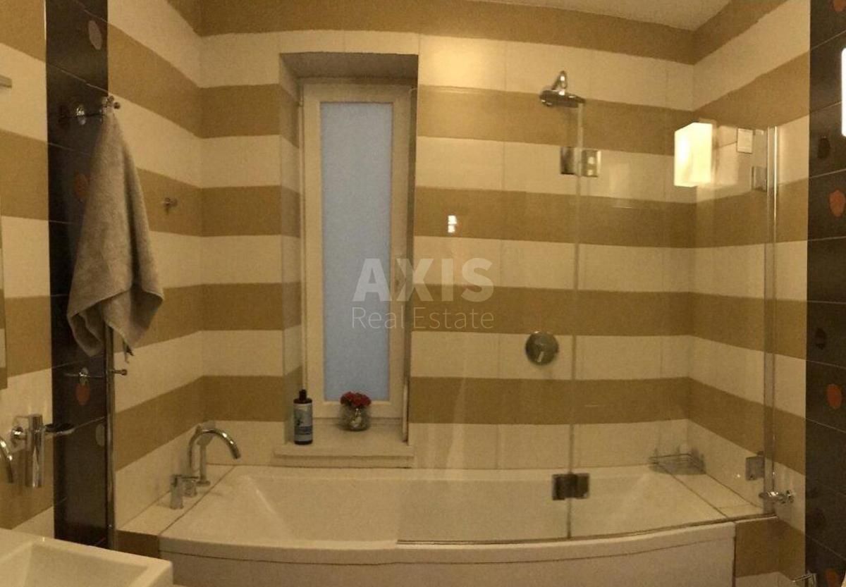 2k apartment vul. Volyns'ka 105