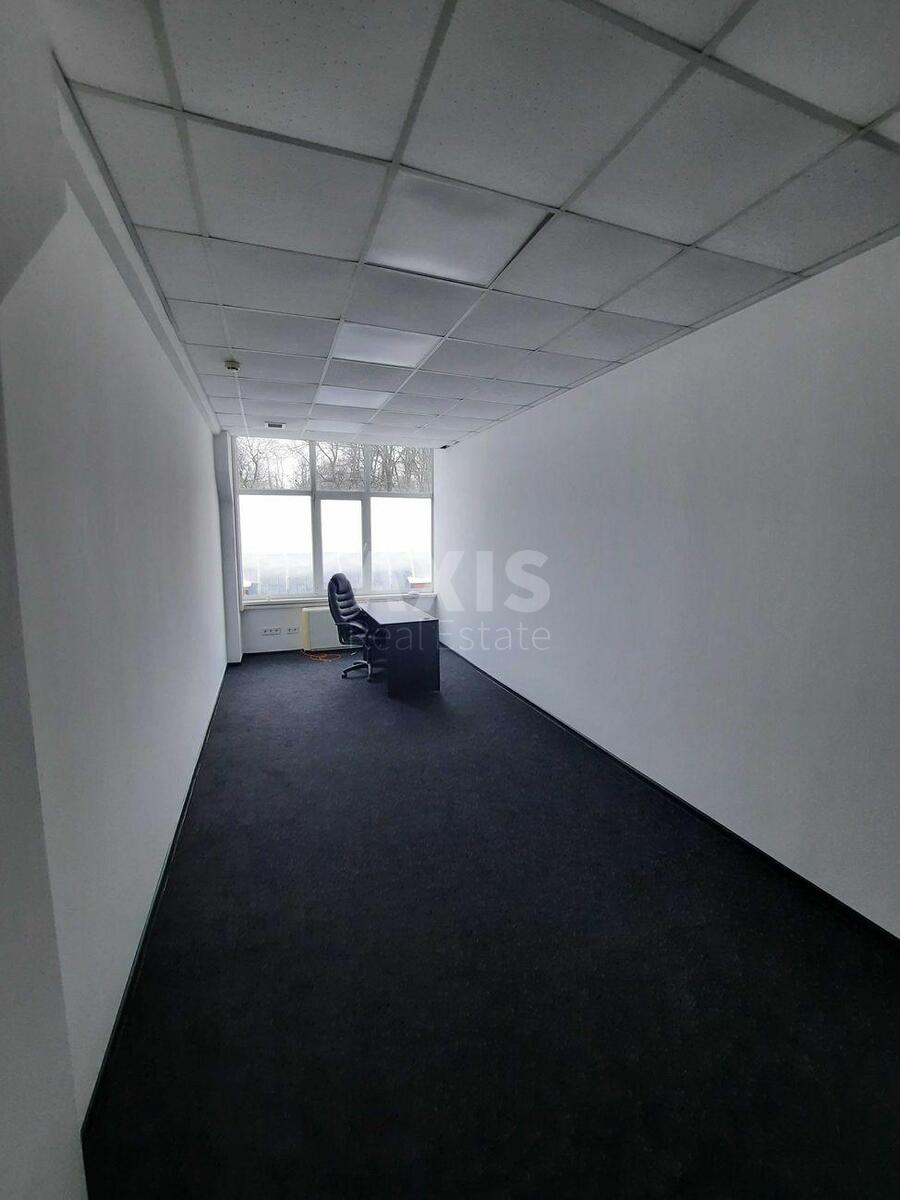 Office vul. Degtjarivs'ka 52, 506m24
