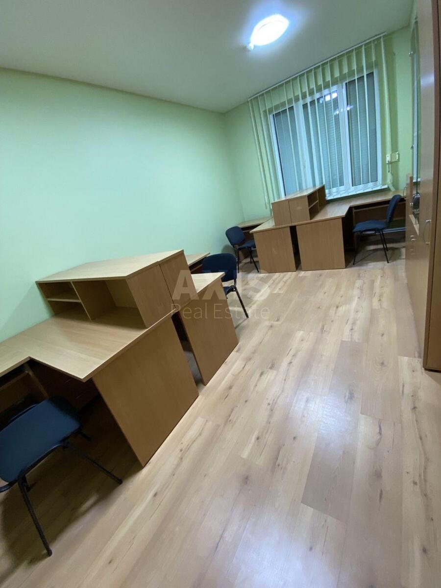 Office vul. Ahmatovoi' Anny 13, 272m2599449