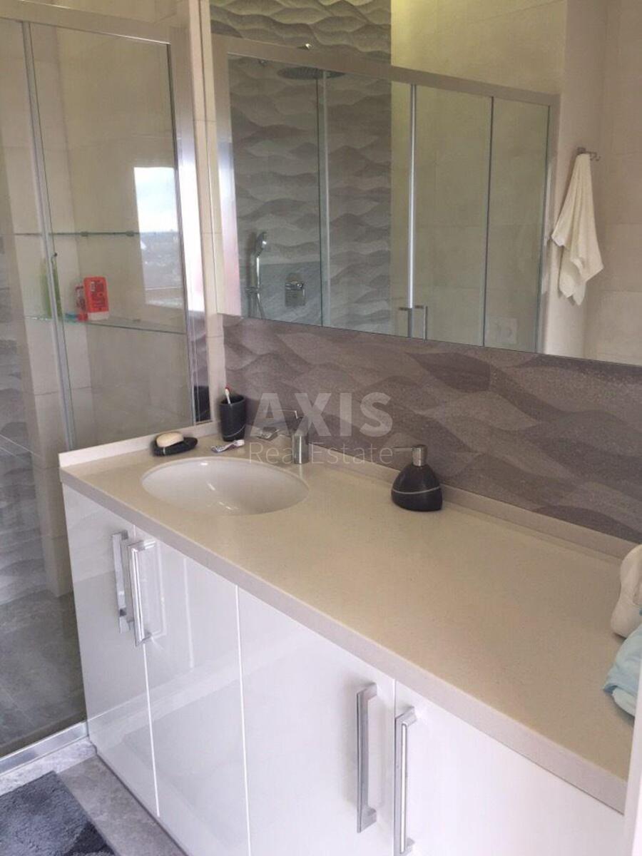 1k apartment vul. Zhyljans'ka 1189