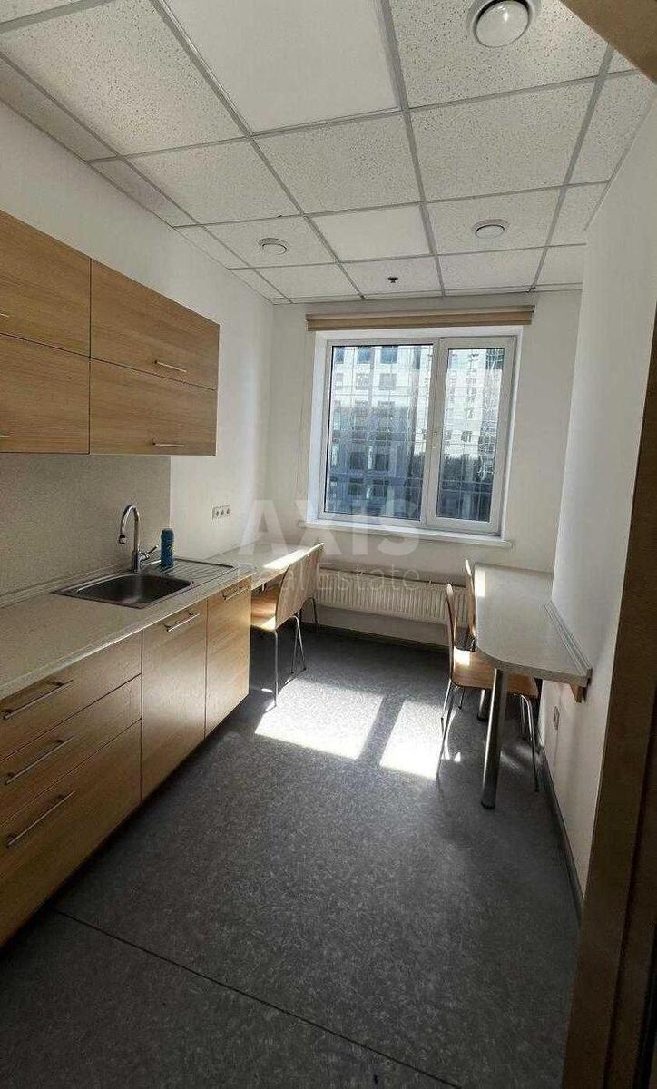 Office vul. Fizkul'tury 28, 132m2570624