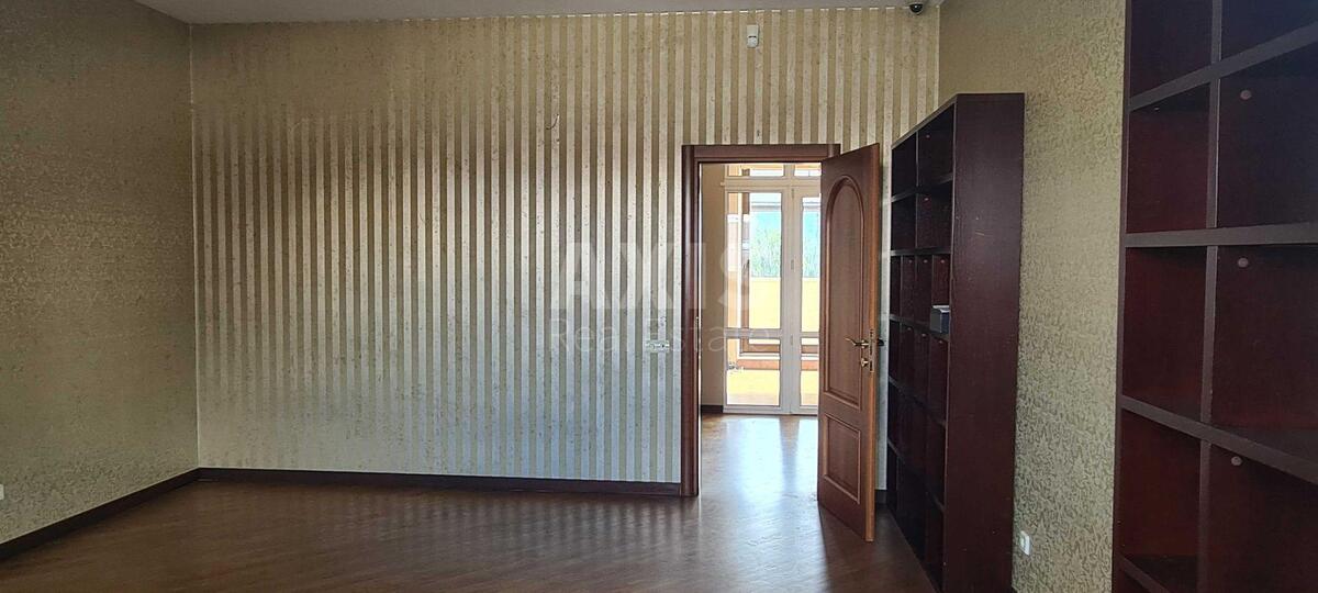 5k apartment vul. Orlyka Pylypa 104