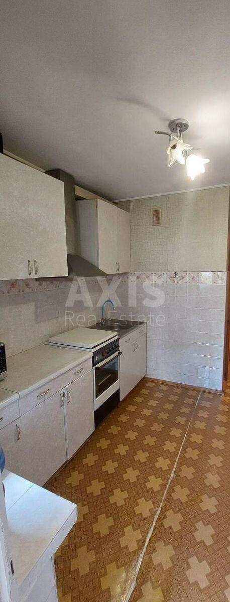3k apartment vul. Ahmatovoi' Anny 11В0