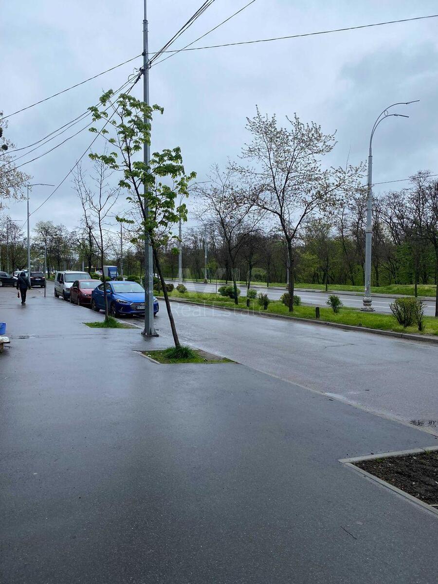 Офис пр-т Голосеевский 106/2, 75м25768015