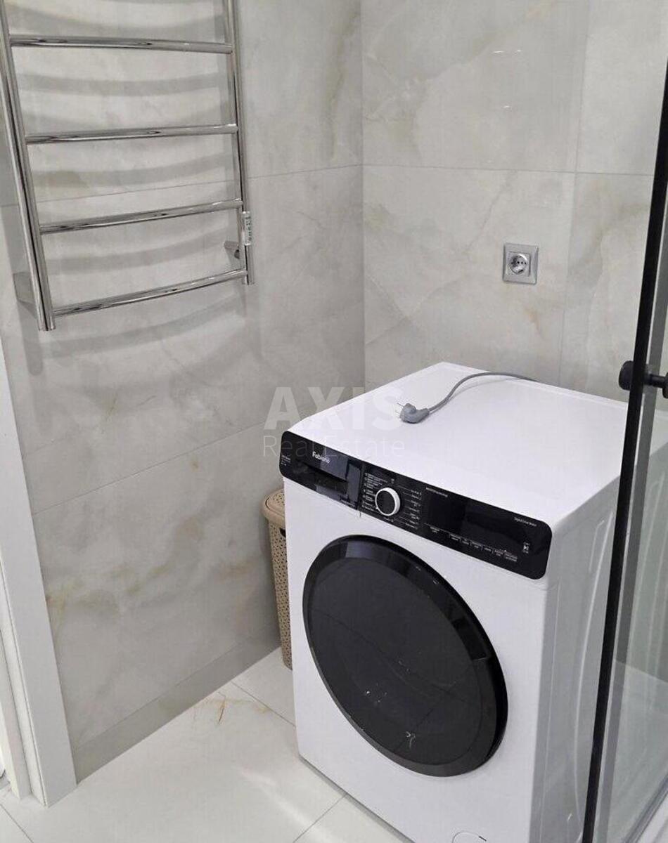 2k apartment vul. Myhajla Maksymovycha 28Е8