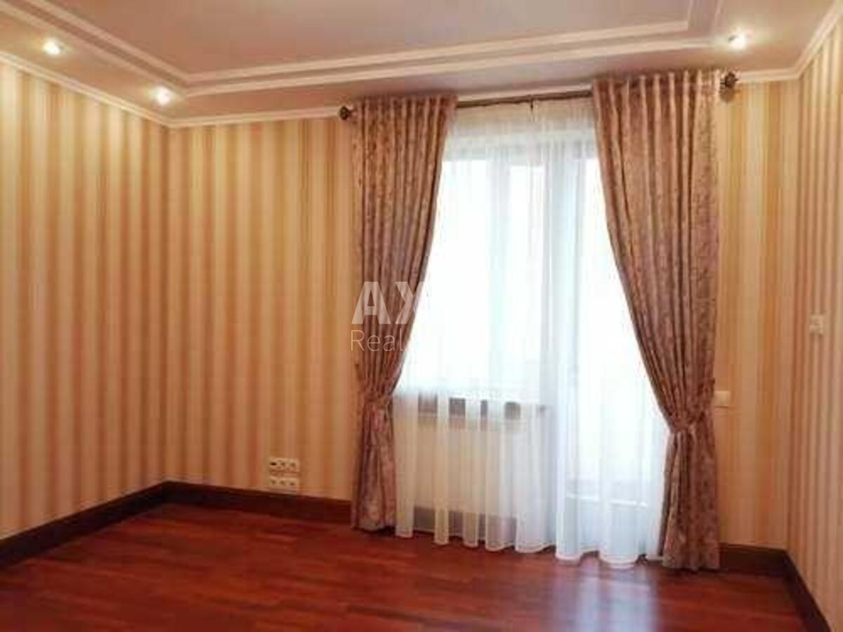 5k apartment vul. Staronavodnyc'ka 4в0