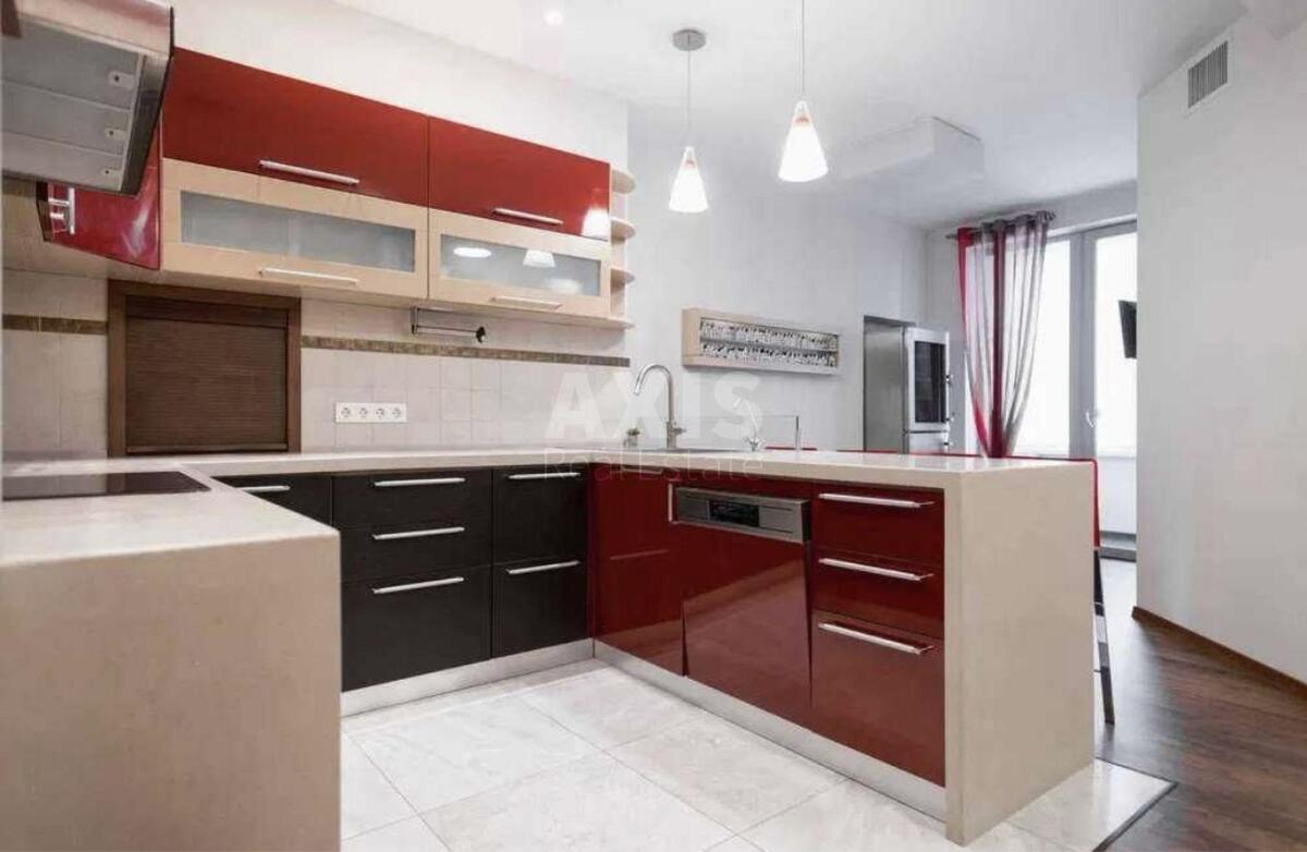 4k apartment vul. Panasa Myrnogo 172