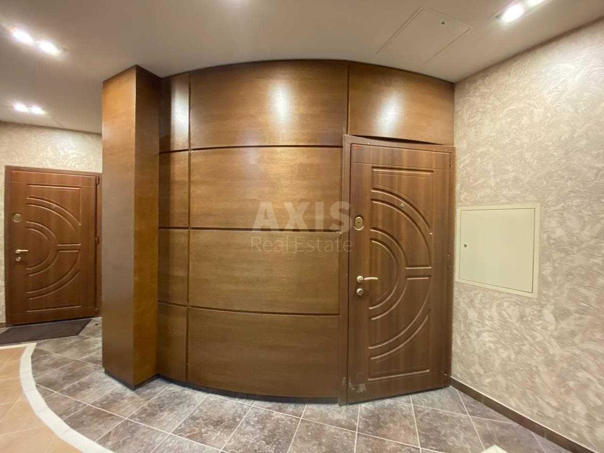 4k apartment vul. Bul'varno-Kudrjavs'ka 216