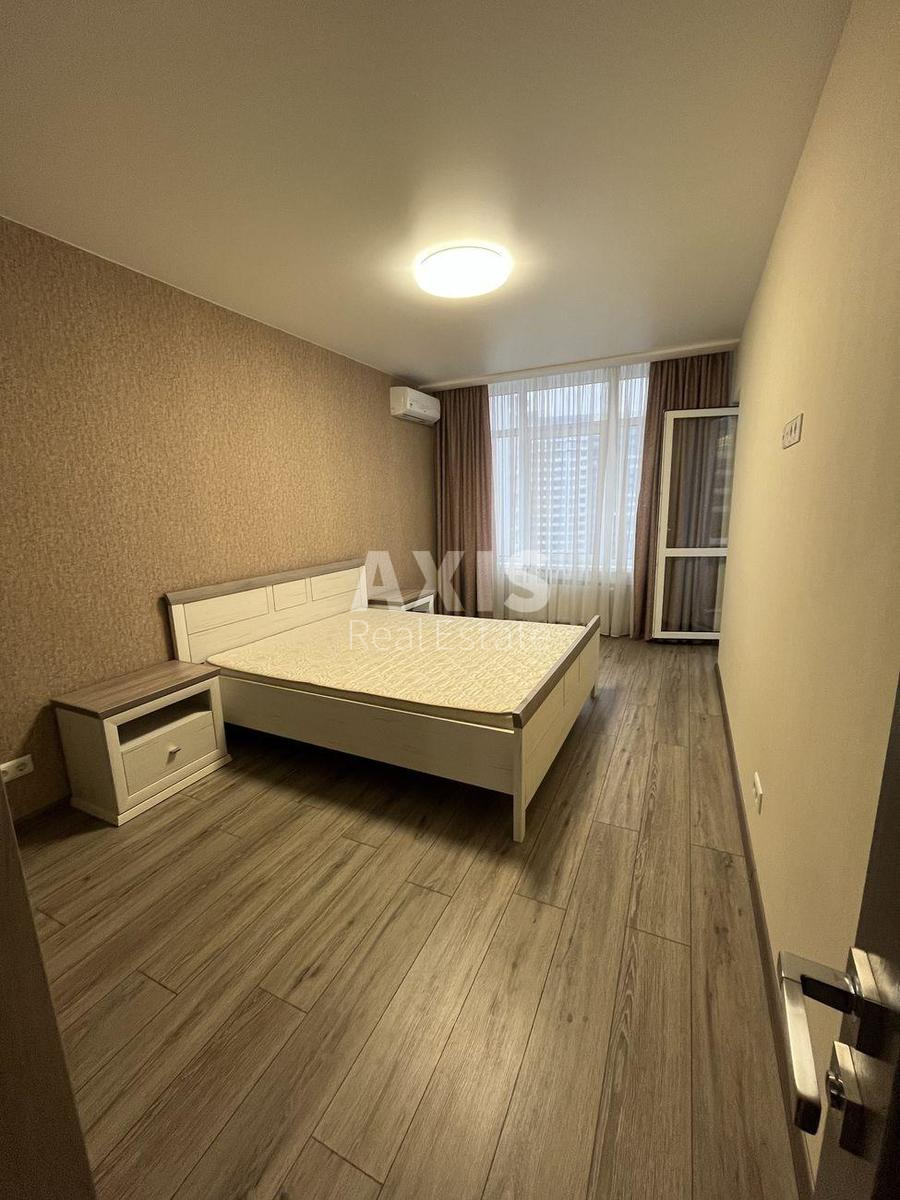 1k apartment vul. Sverstjuka Jevgena 42