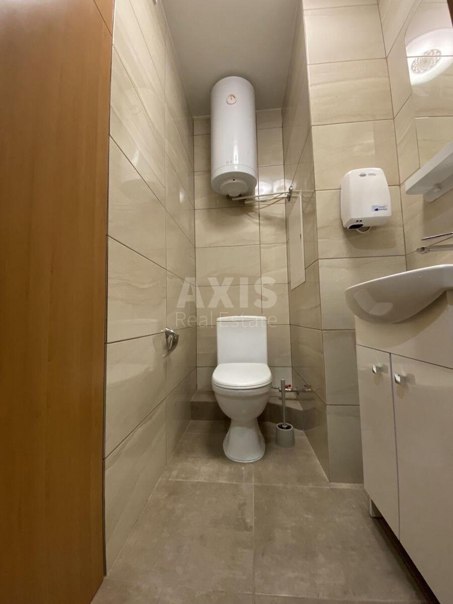 Office vul. Ahmatovoi' Anny 13, 272m25994410
