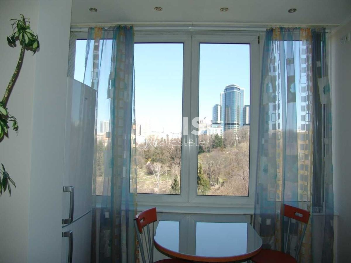 2k apartment vul. Tolstogo L'va 336