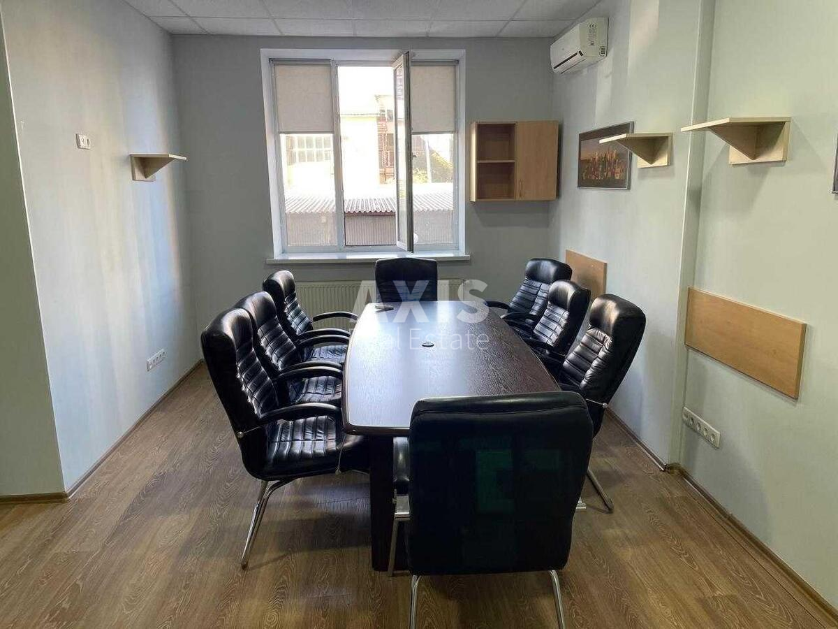 Office vul. Jevgena Konoval'cja 32Г, 177m2573701