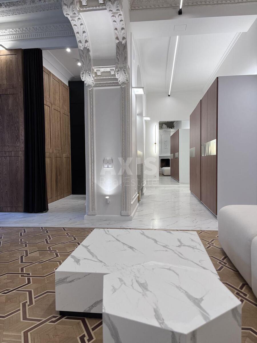 Office vul. Rustaveli Shota 22, 180m27
