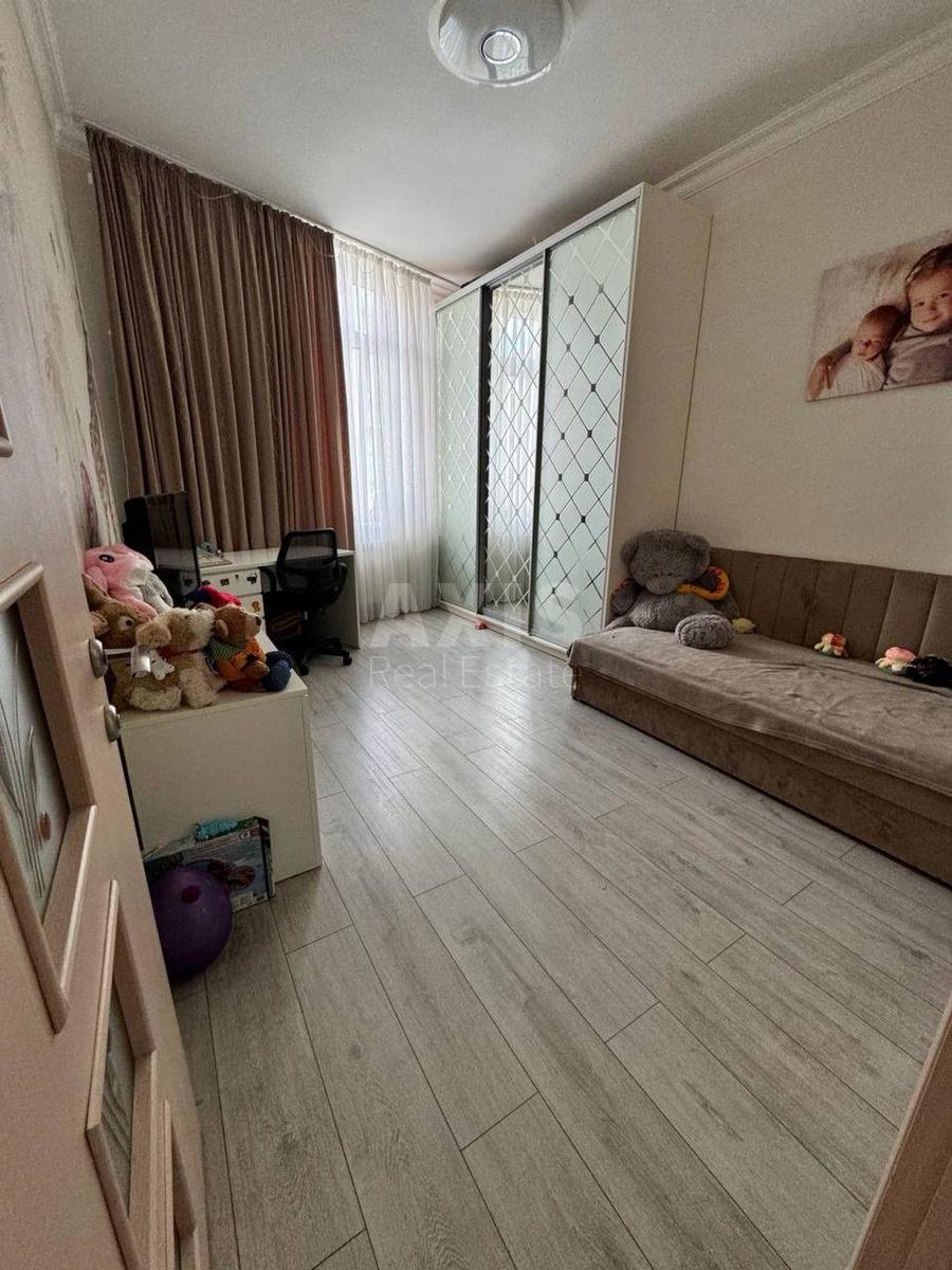 2k apartment vul. Lavruhina Mykoly 122