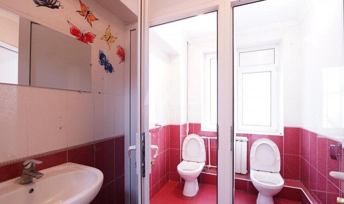 Office vul. Bul'varno-Kudrjavs'ka 45, 532m23
