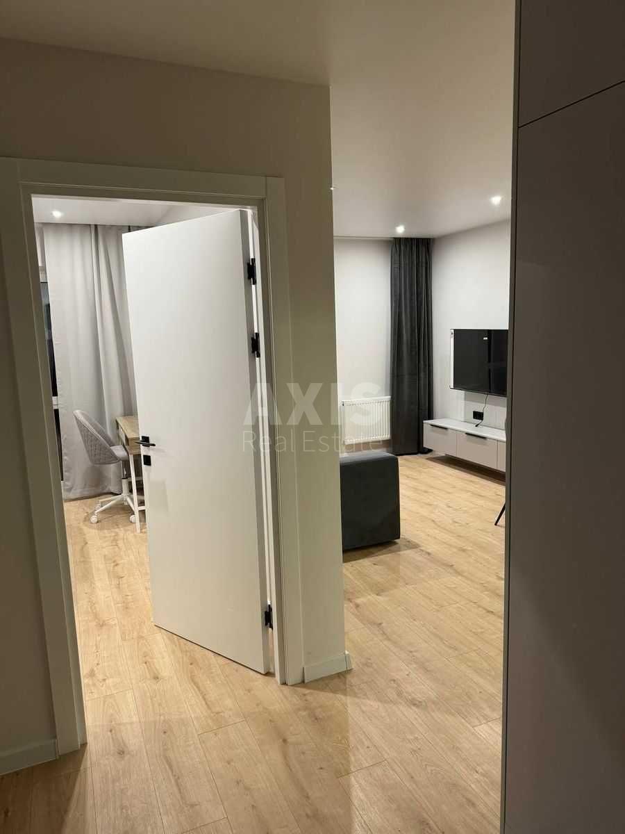 2k apartment vul. Myhajla Maksymovycha 242