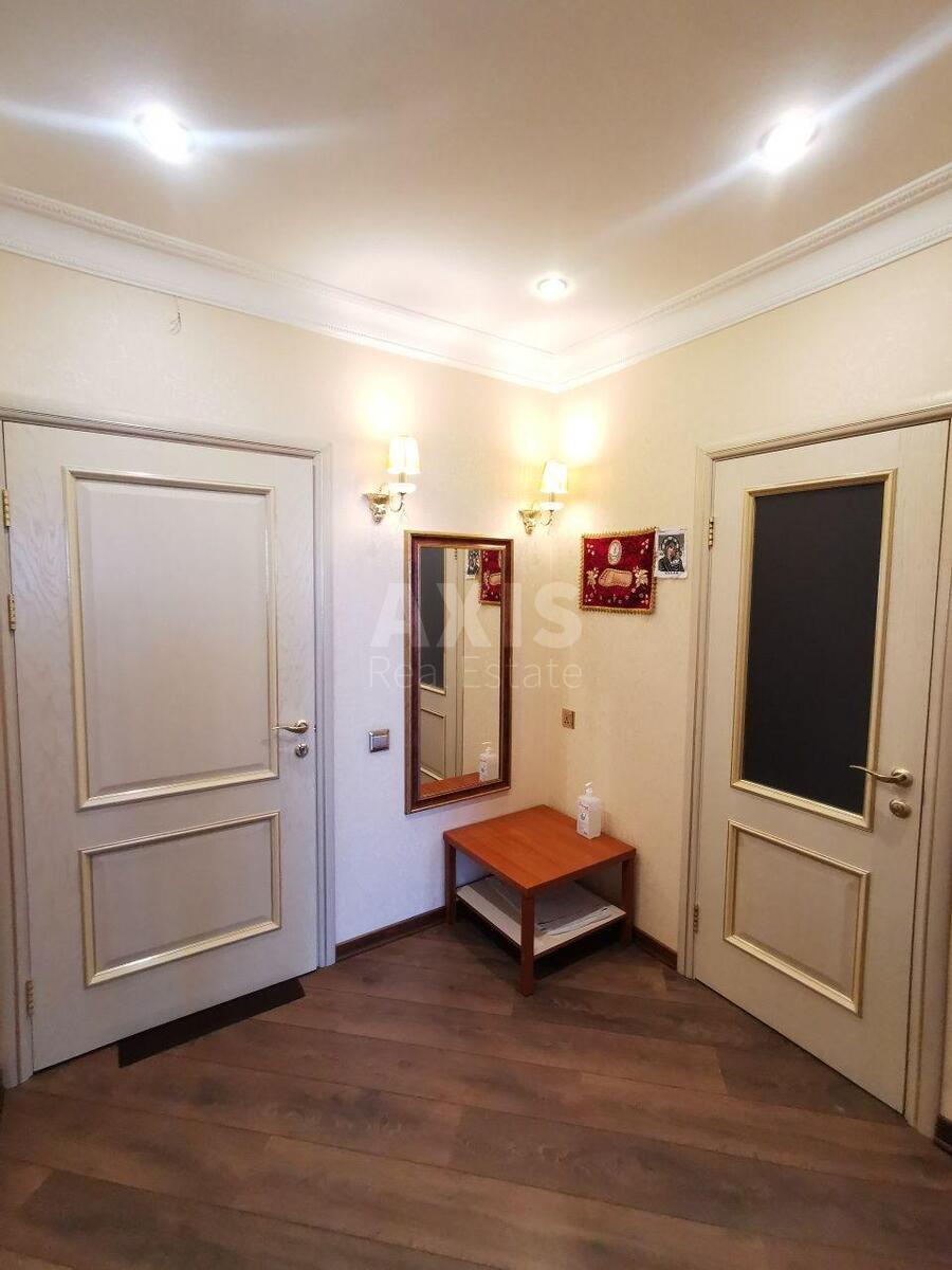 1k apartment nab. Dniprovs'ka 1611835