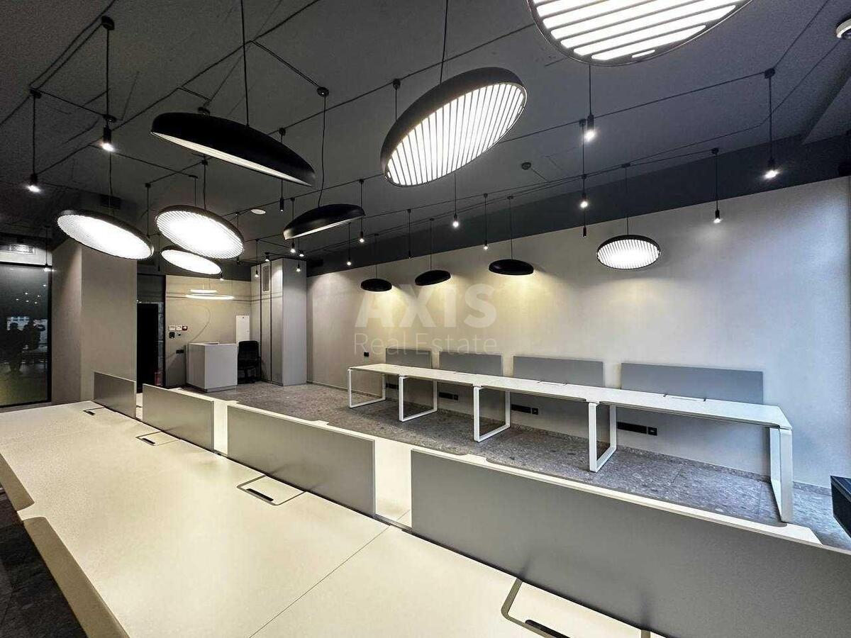 Office vul. Jevgena Konoval'cja 36, 253m24