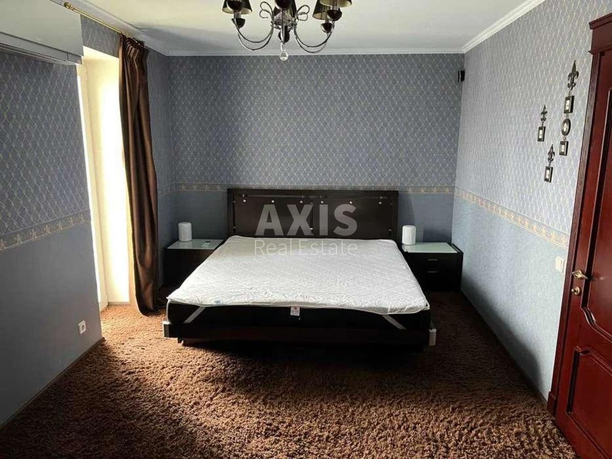 4k apartment vul. Bogatyrs'ka 6/12