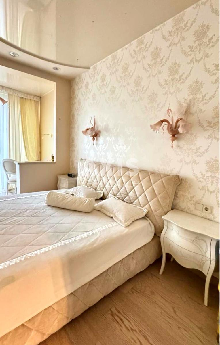 3k apartment vul. Mel'nykova 18Б6160312