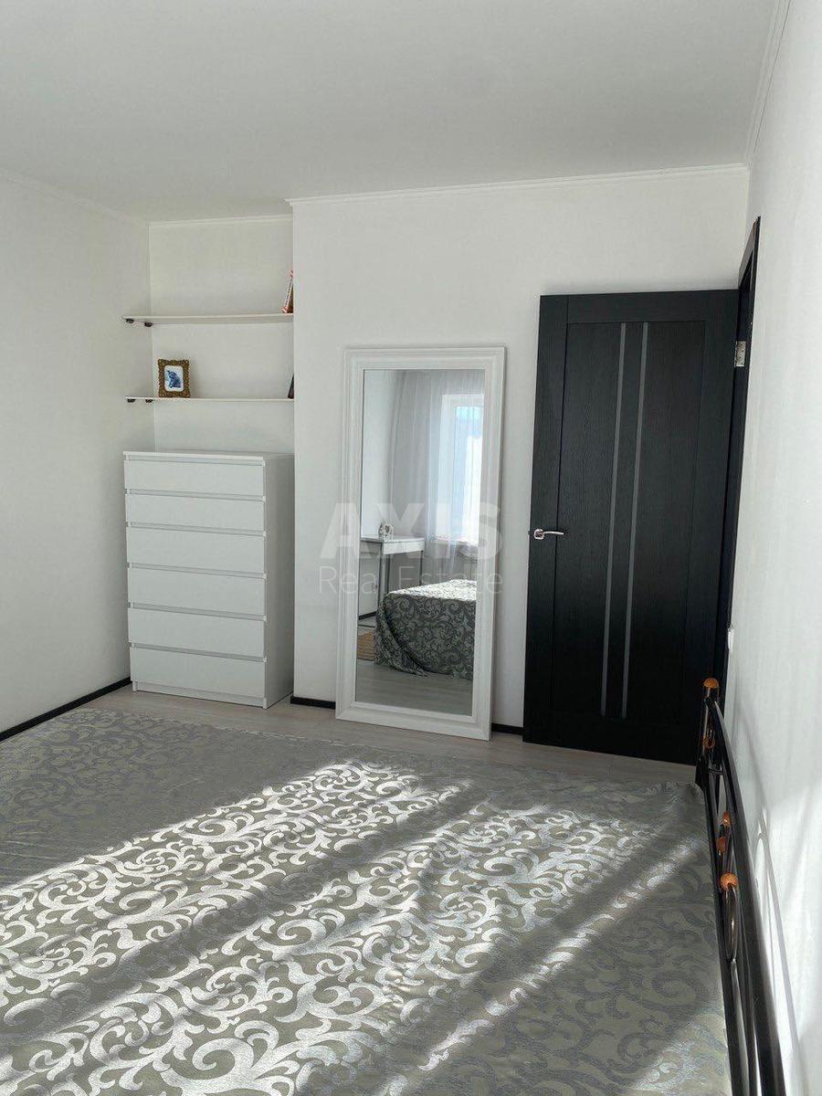 1k apartment vul. Karpyns'kogo Akademika 12/250