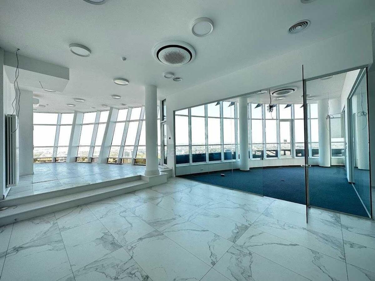 Office bul. Lesi Ukrai'nky 23, 700m262139