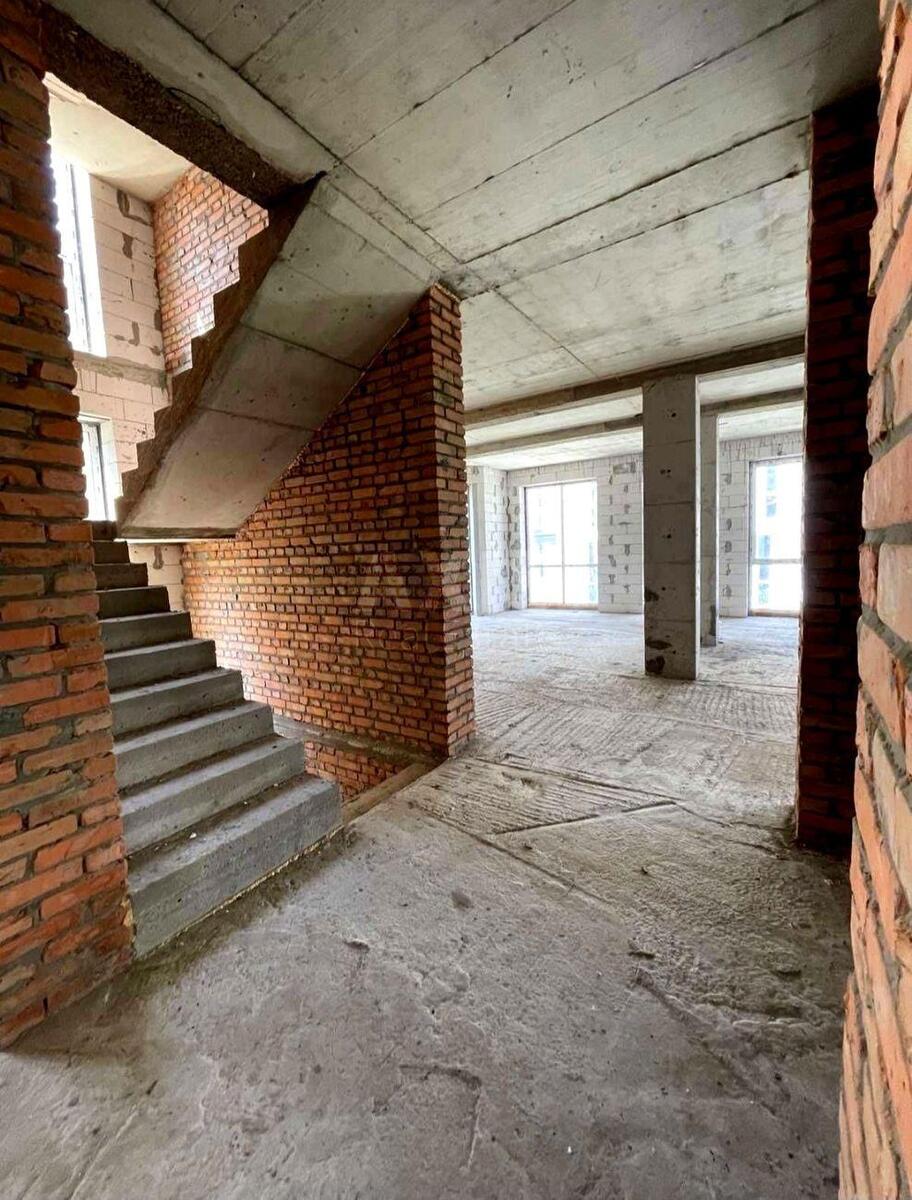 Trade object vul. Strutyns'kogo Sergija 7, 543m2592693