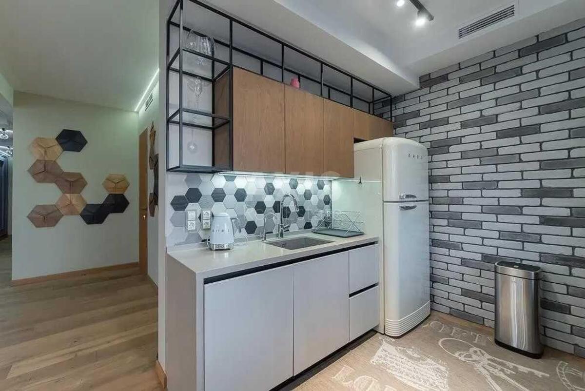 3k apartment vul. Bul'varno-Kudrjavs'ka 212