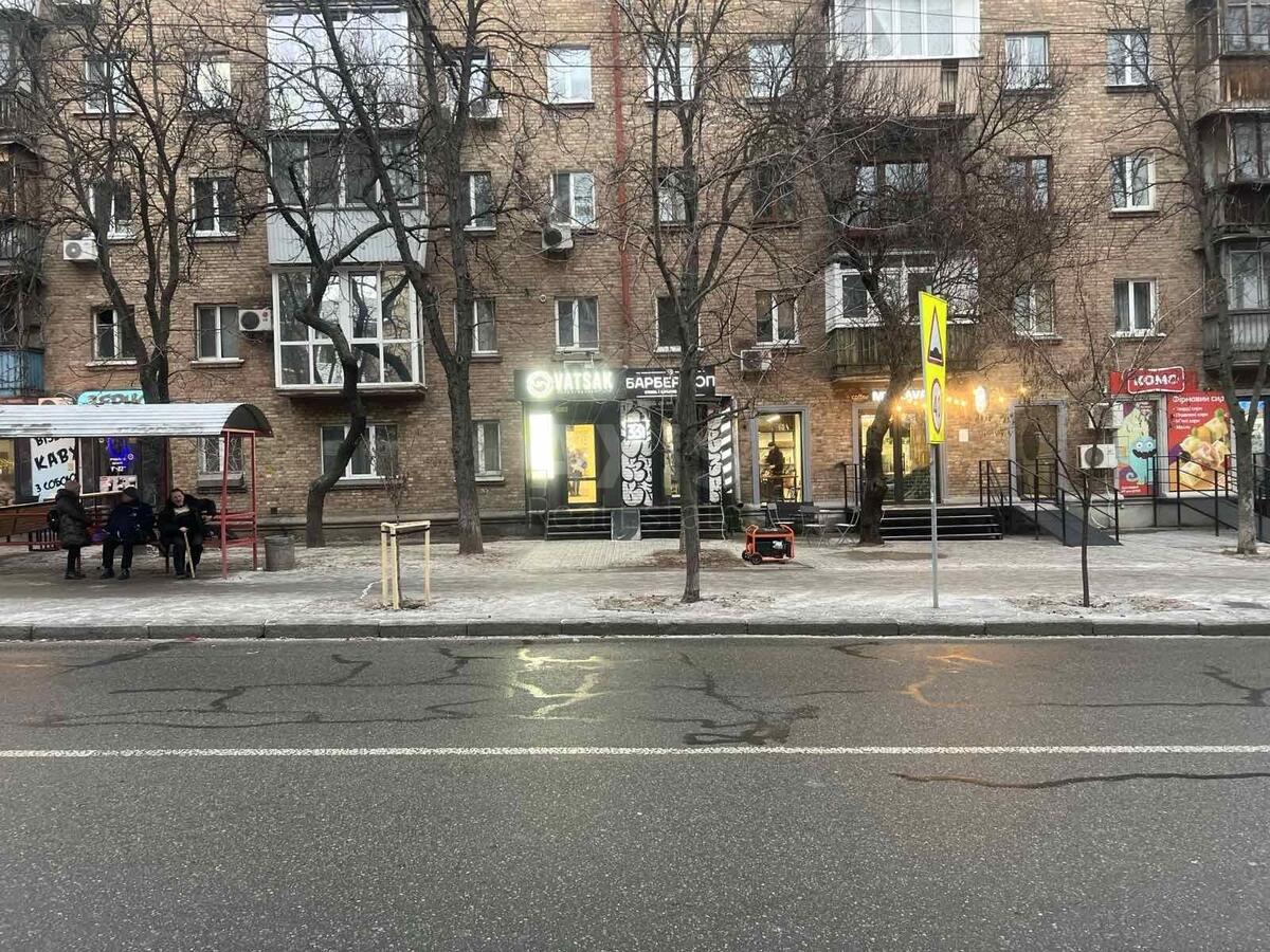 Об'єкт торгівлі вул. Ольжича 7, 57м2