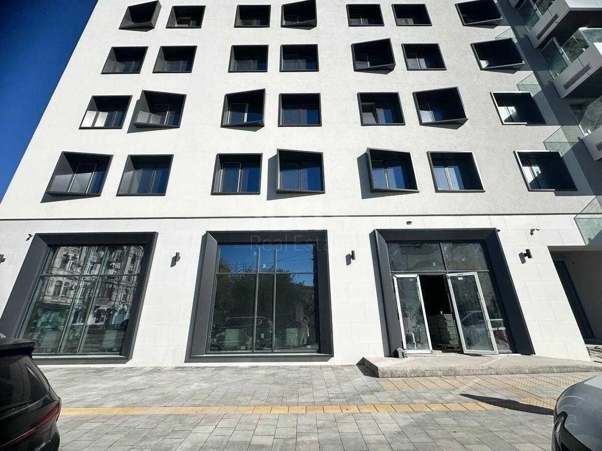 Office vul. Pochajnyns'ka 38/44, 627m28