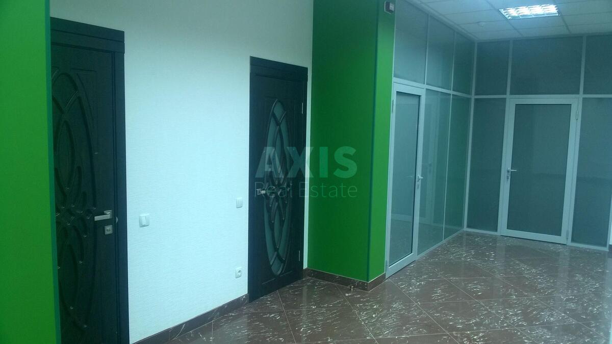 Office vul. Lebedjeva Mykoly 14, 77m20