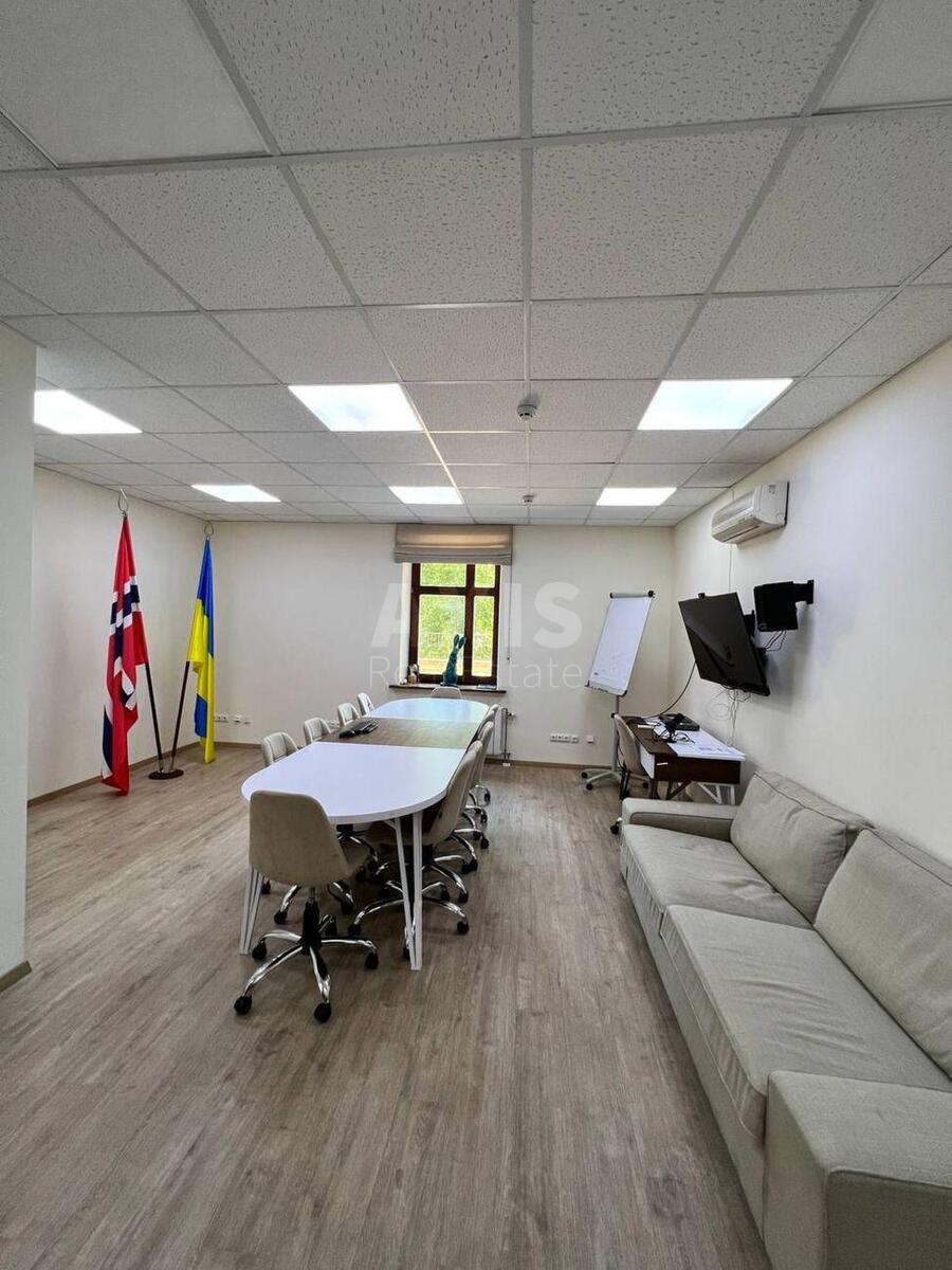 Office vul. Lysenka 2А, 140m21