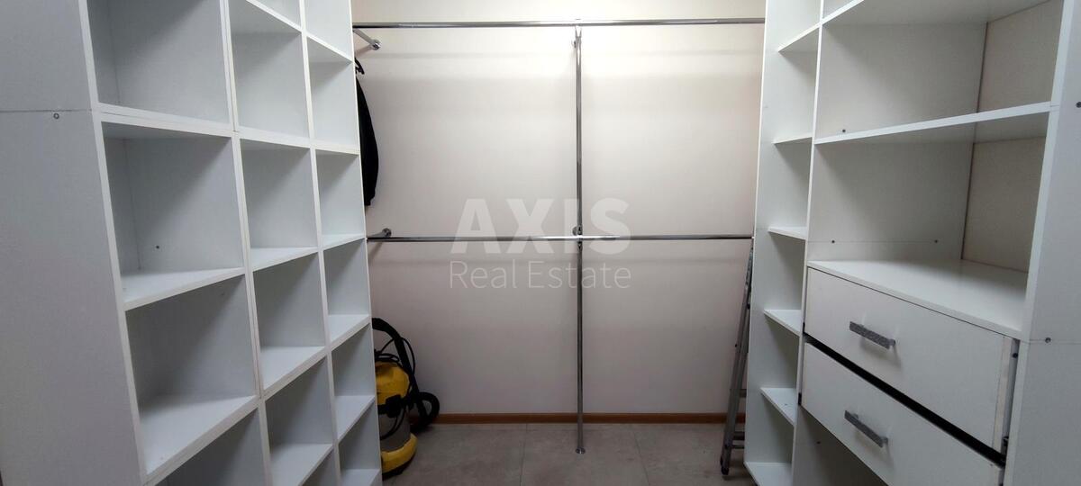 1k apartment pr-t Berestejskij 11639399